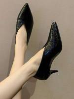  Black Crocodile Women Pumps 102