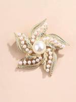  Pearls Brooches 9572