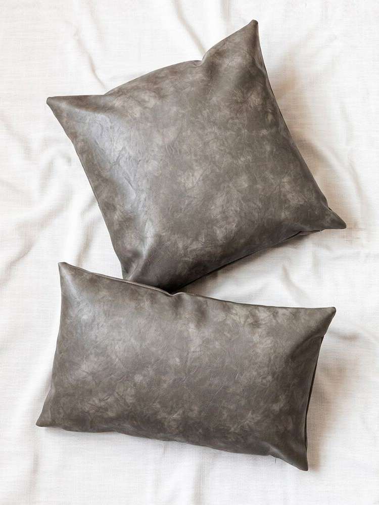   Decorative Pillows 600