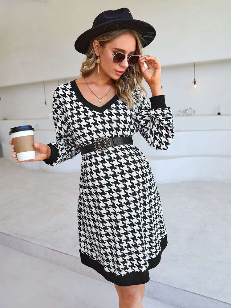  Black and White Regular Fit V neck Maternity Dresses 739