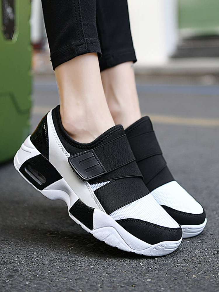  Fashionable Black and White Women Shoes 6478