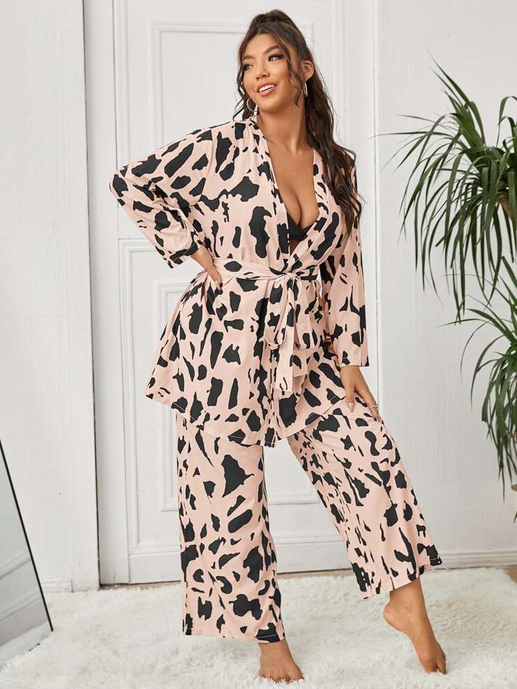 Long Sleeve Black and White Plus Size Pajama Sets 37