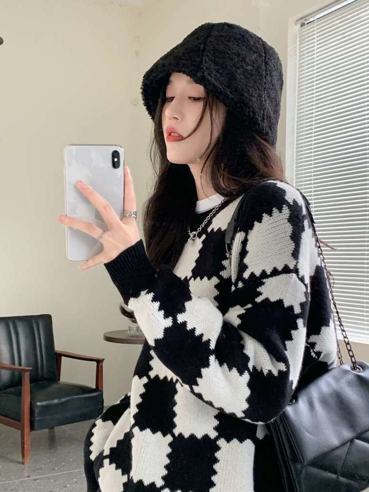 Casual Oversized Long Sleeve Black and White Women Clothing 552