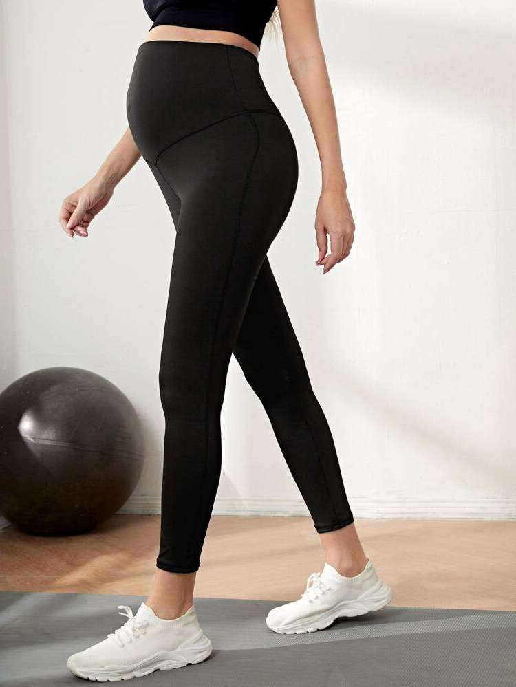  Cropped Sporty Maternity Bottoms 5138