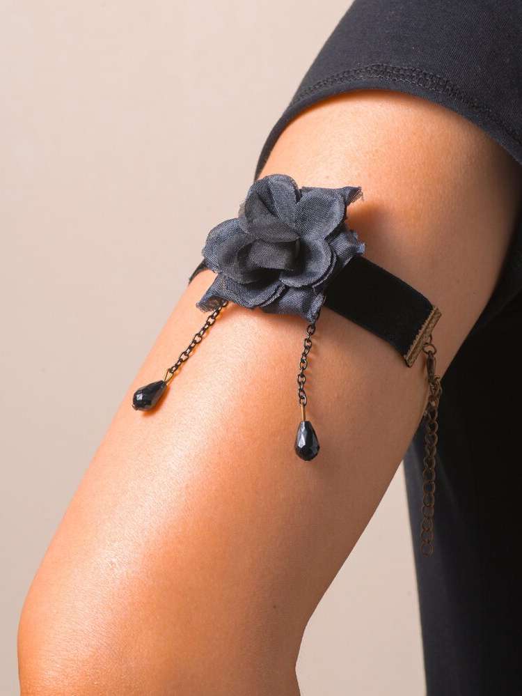 Black Flowers  Body Jewelry 109