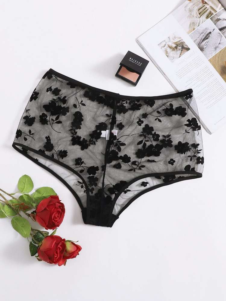   Romantic Women Plus Intimates 8761