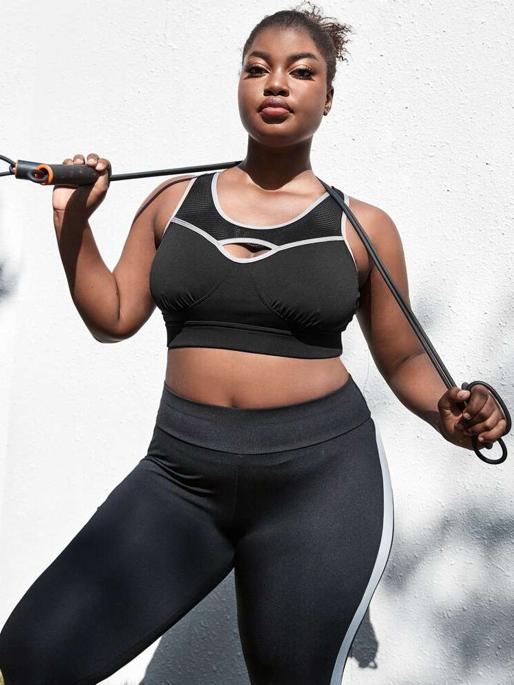 Black Sleeveless Plus Size Sports Bras 2311