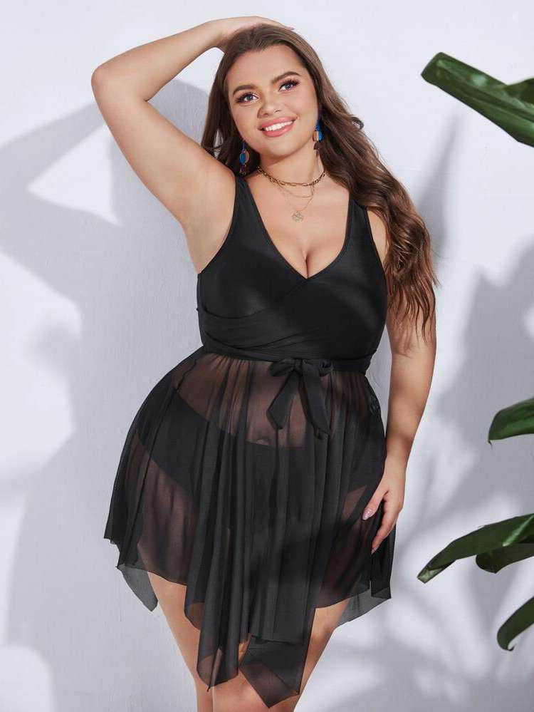   Plus Size Beachwear 7679