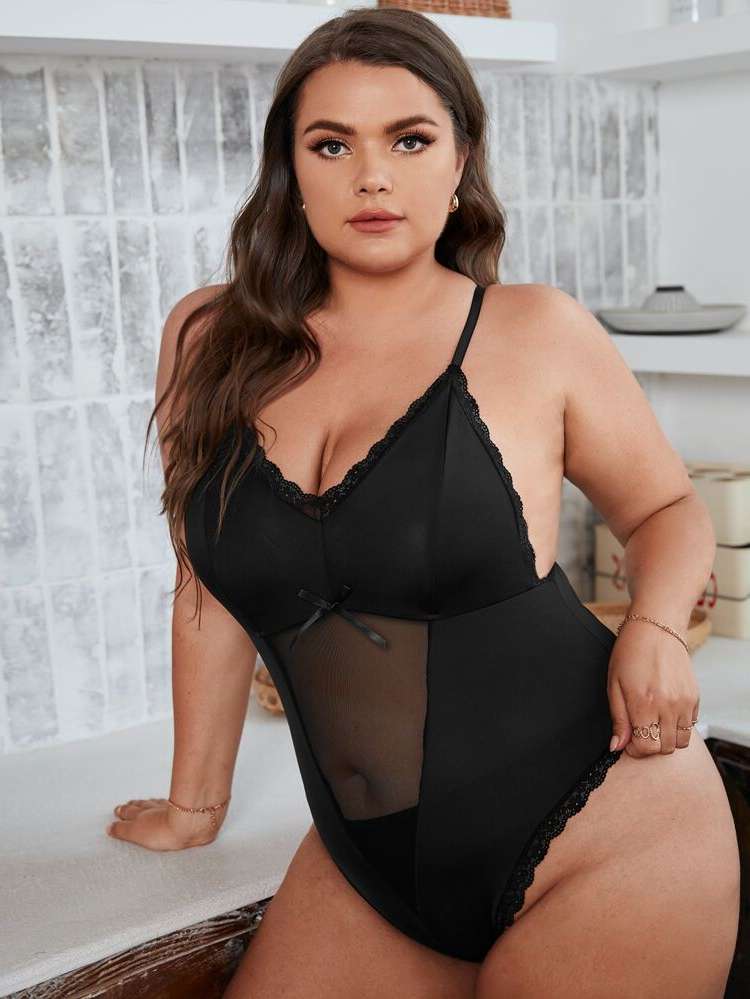   Plain Women Plus Intimates 7391