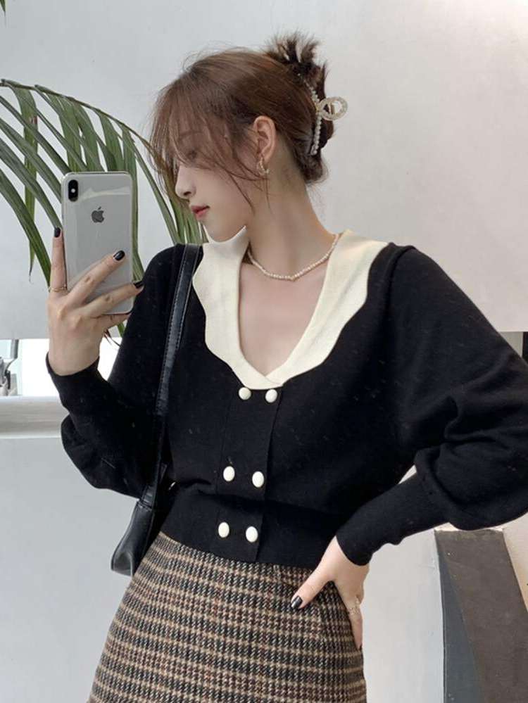 Crop Long Sleeve Fake Buttons Regular Fit Women Knitwear 7708