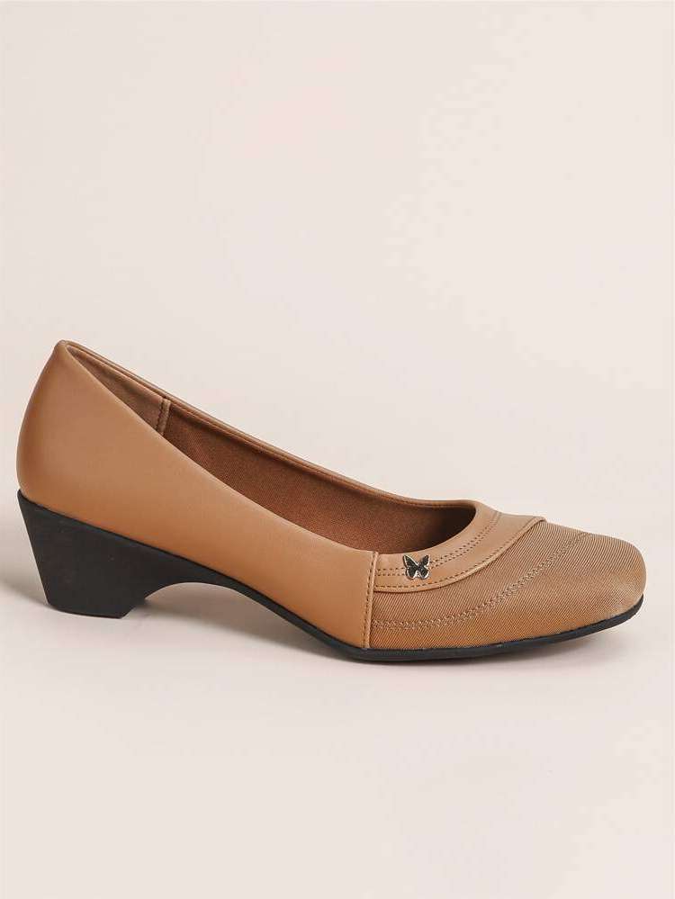   Women Pumps 400