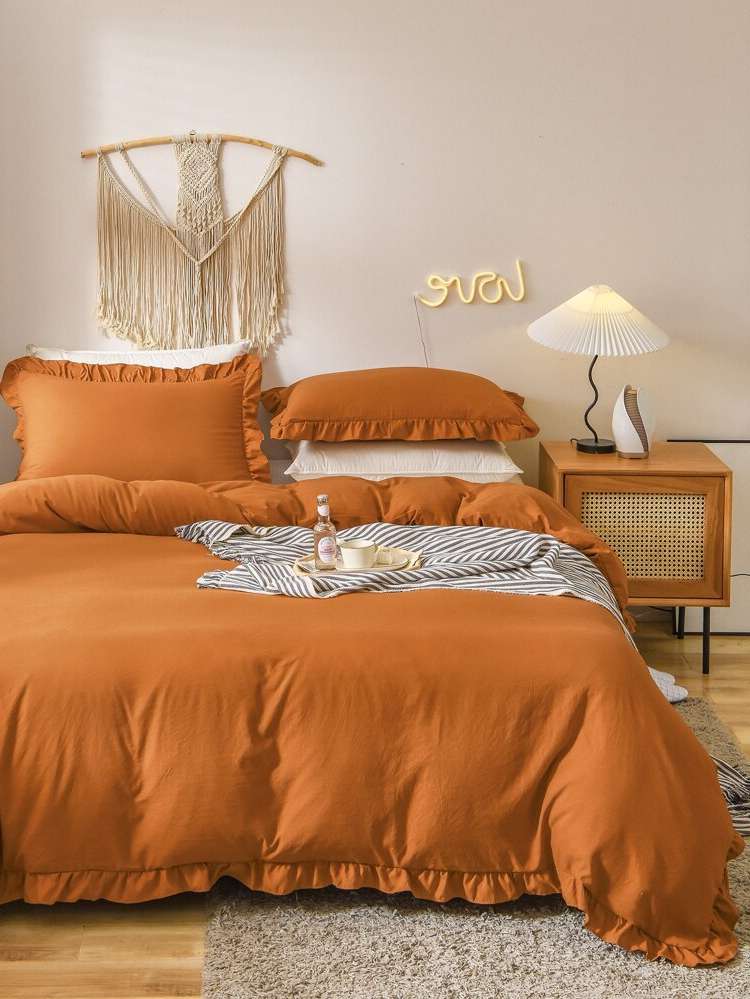   Bedding 7965