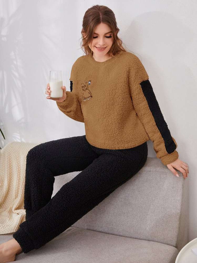 Round Neck Figure Camel Women Sleepwear 2255