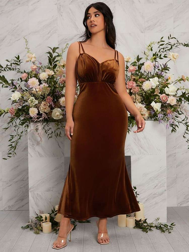  Spaghetti Strap Glamorous Plus Size Bridesmaid Dresses 9184