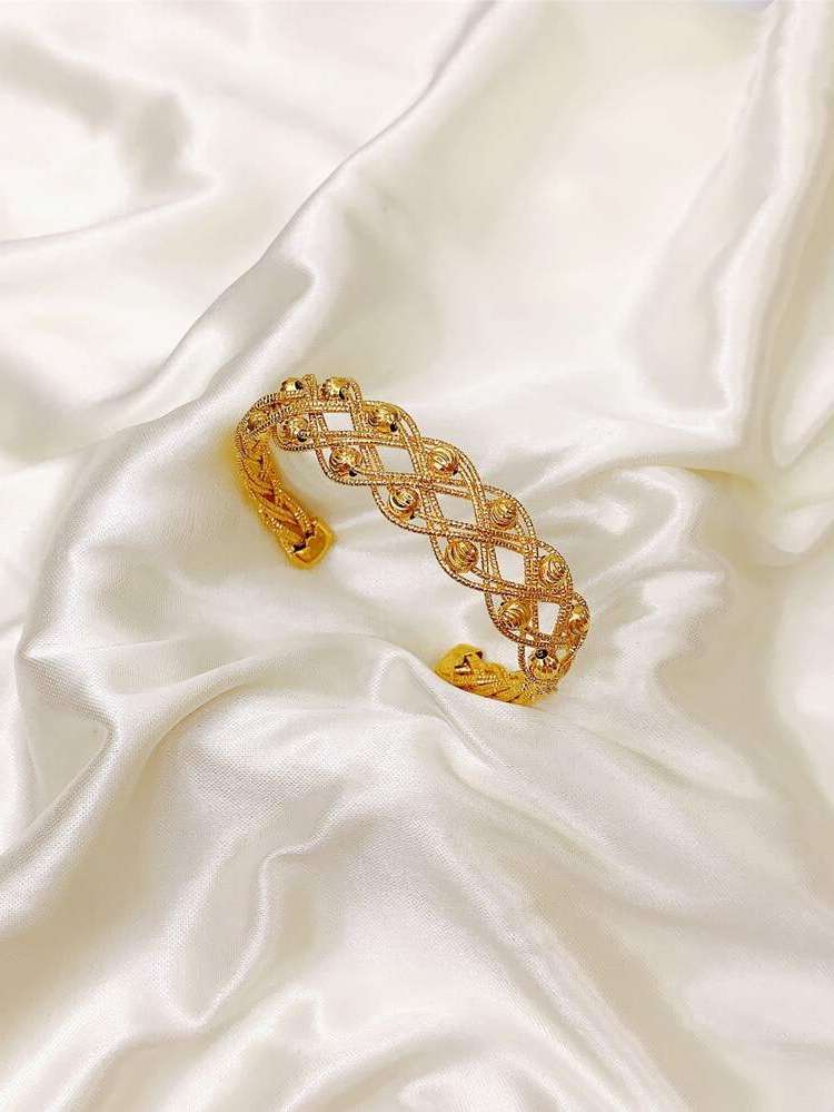   Gold Bracelets 3915