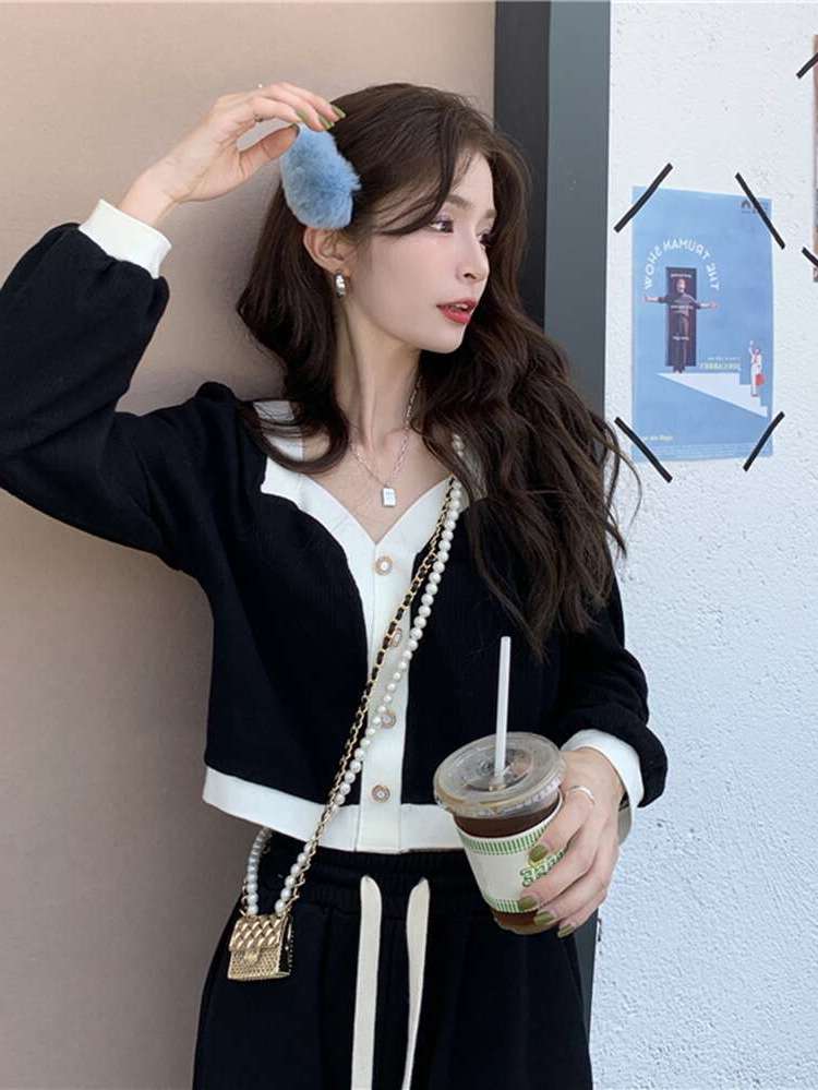 Long Sleeve Sweetheart Contrast Binding Women Knitwear 2300