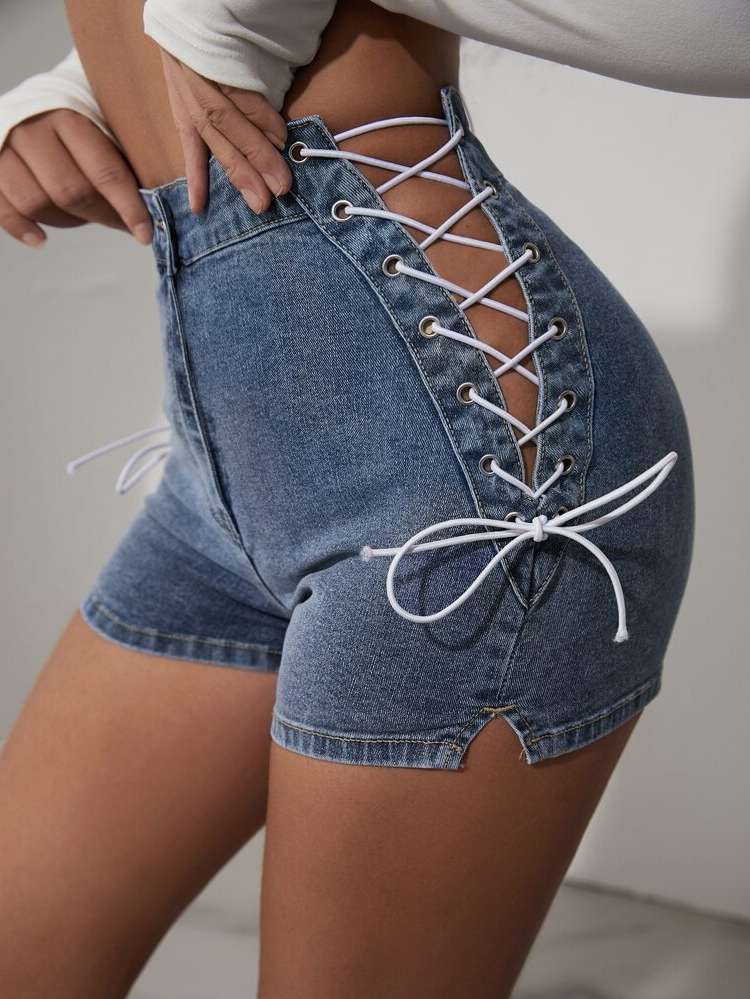 Medium Wash Plain Lace Up Women Denim Shorts 6250