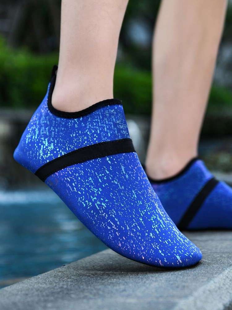  Fashionable  Women Water Shoes 7031