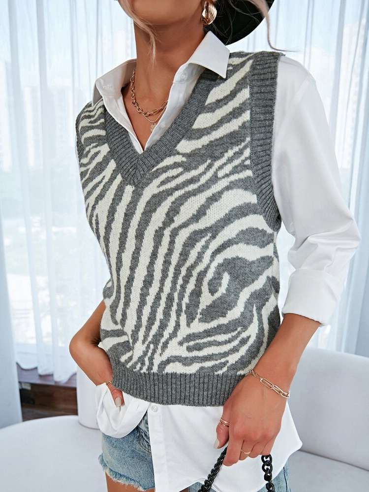 Zebra Stripe Regular V neck Regular Fit Women Knitwear 703