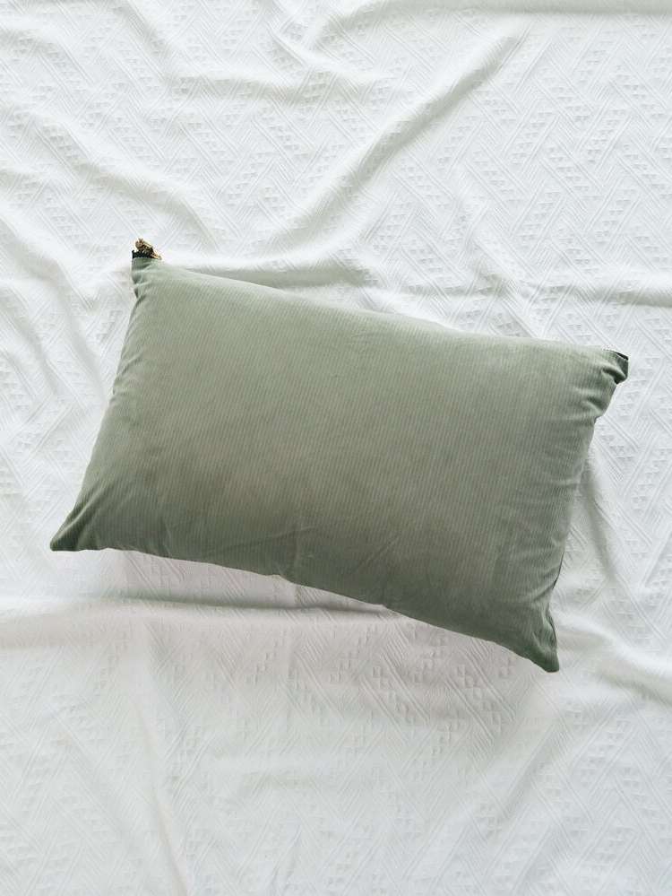   Decorative Pillows 9070