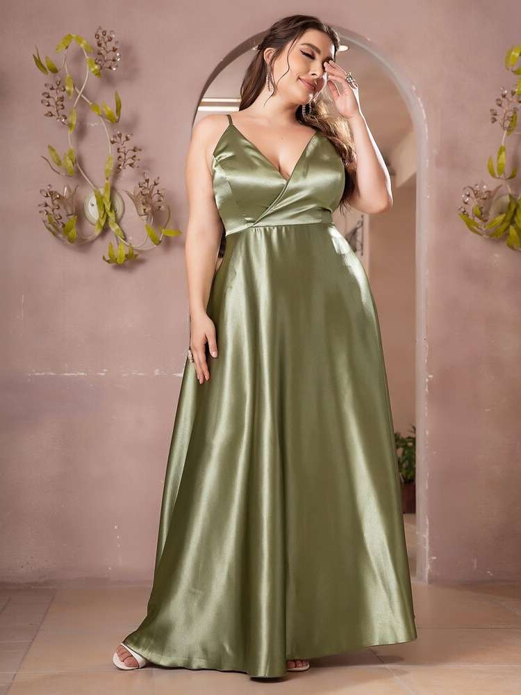  Plain Sleeveless Glamorous Plus Size Bridesmaid Dresses 3331