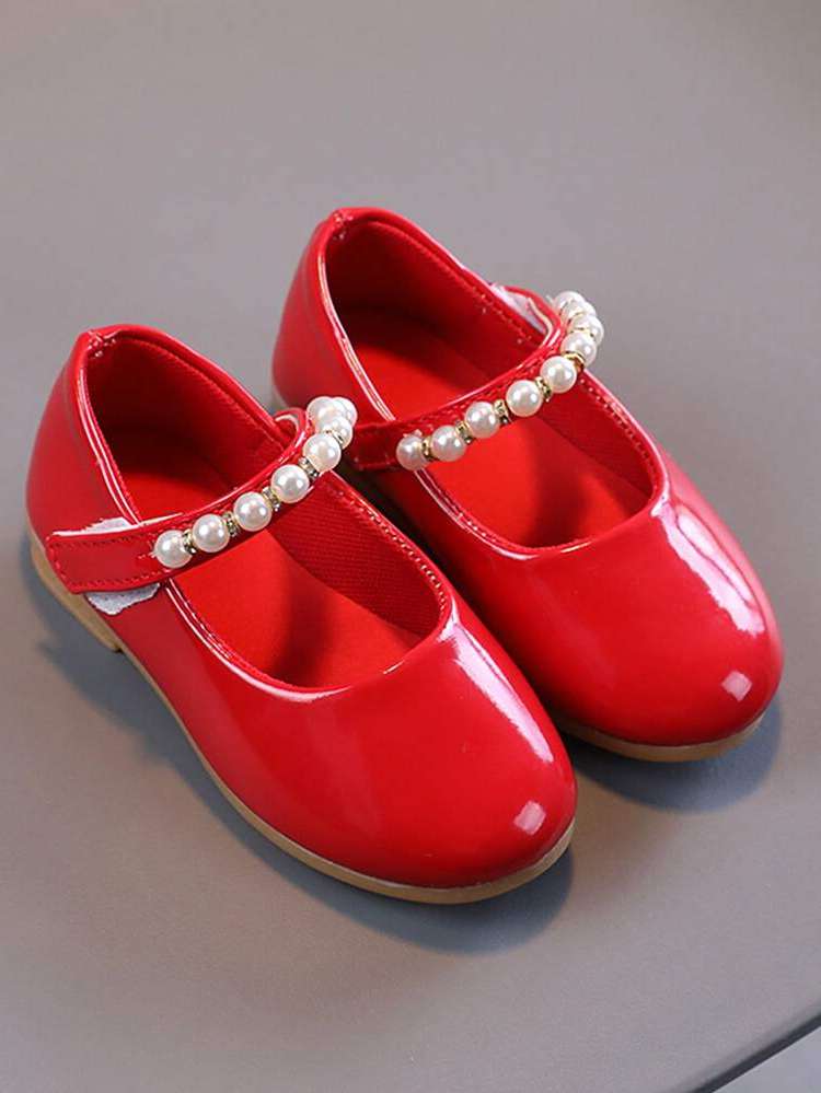   Red Shoes 5943