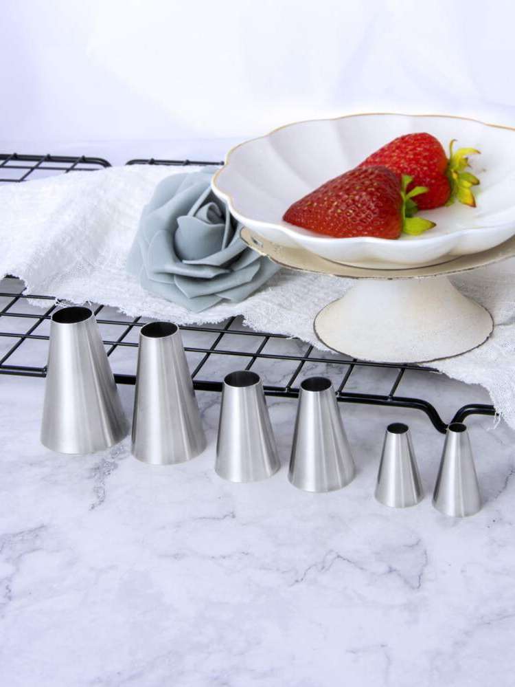   Silver Bakeware 8956