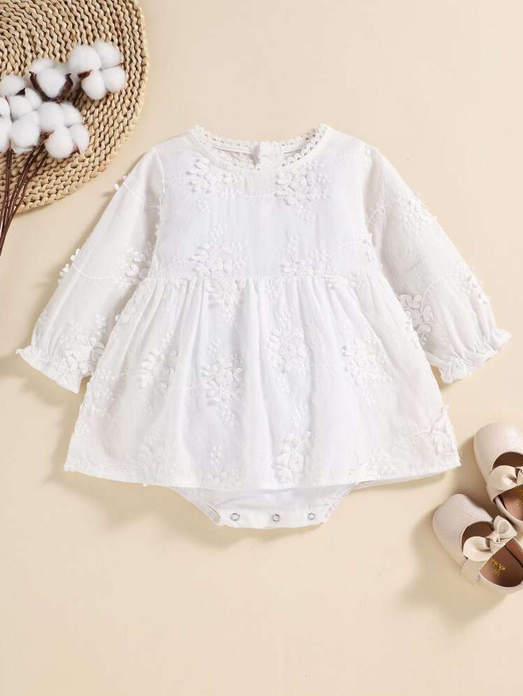  White Ruffle Baby  Mom 707