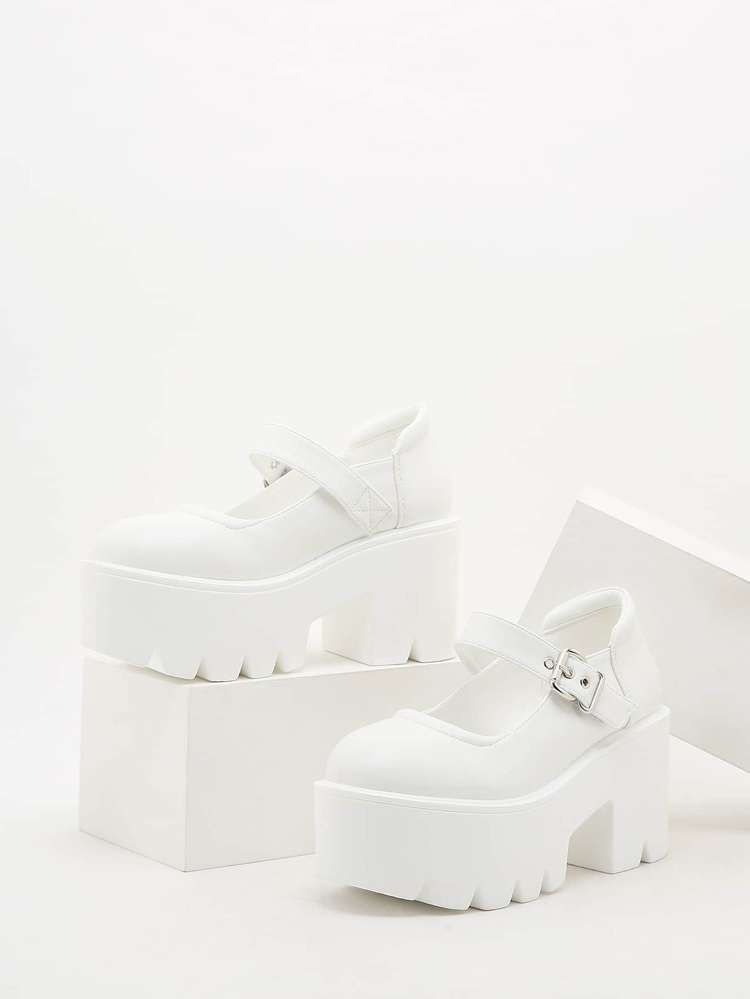  White Shoes 6470