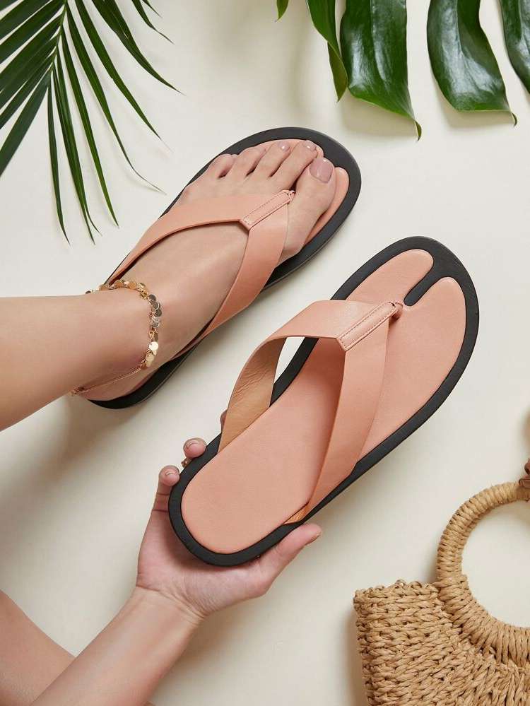   Fashionable Women Flat Sandals 5009