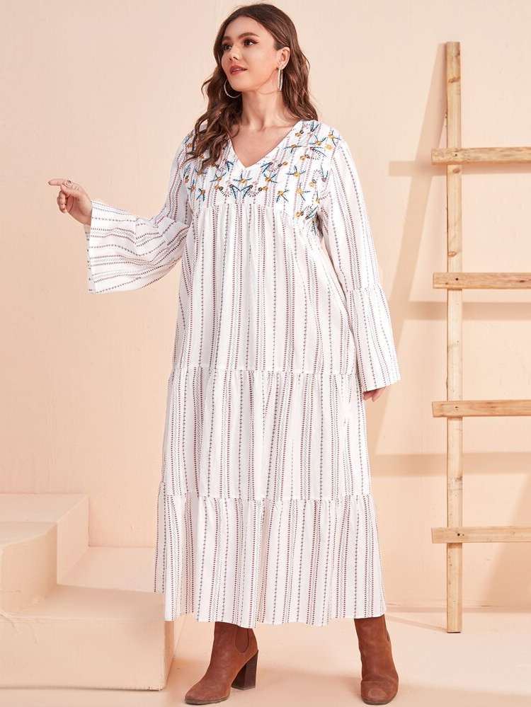 White Embroidery V neck Plus Size Dresses 625